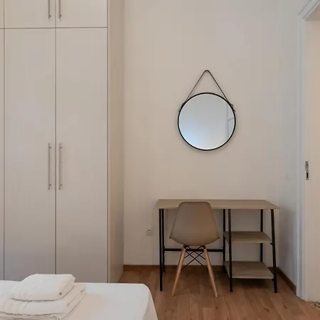 דירה Charming 3bd Apt. Close To Metro אתונה