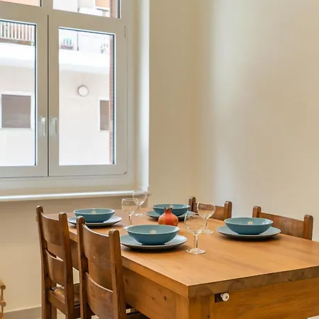 Apartment Charming 3bd Apt. Close To Metro