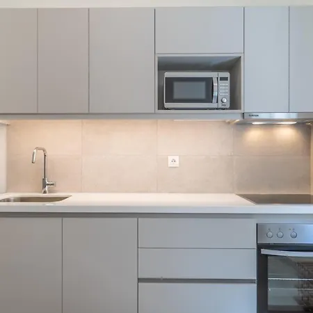 Charming 3bd Apt. Close To Metro *