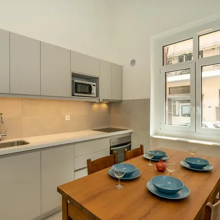 Charming 3bd Apt. Close To Metro