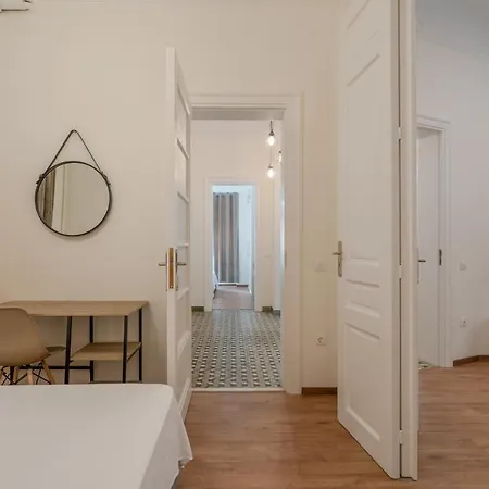 Charming 3bd Apt. Close To Metro Apartment Athens