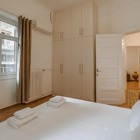 Charming 3bd Apt. Close To Metro Apartment Athens
