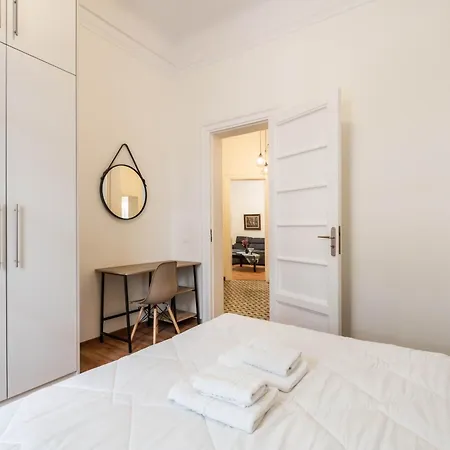 Apartment Charming 3bd Apt. Close To Metro