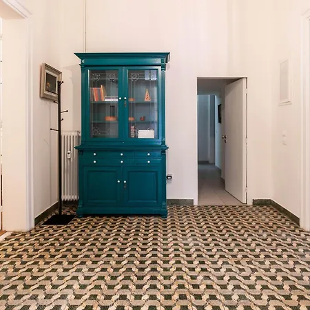 Charming 3bd Apt. Close To Metro Apartment Athens